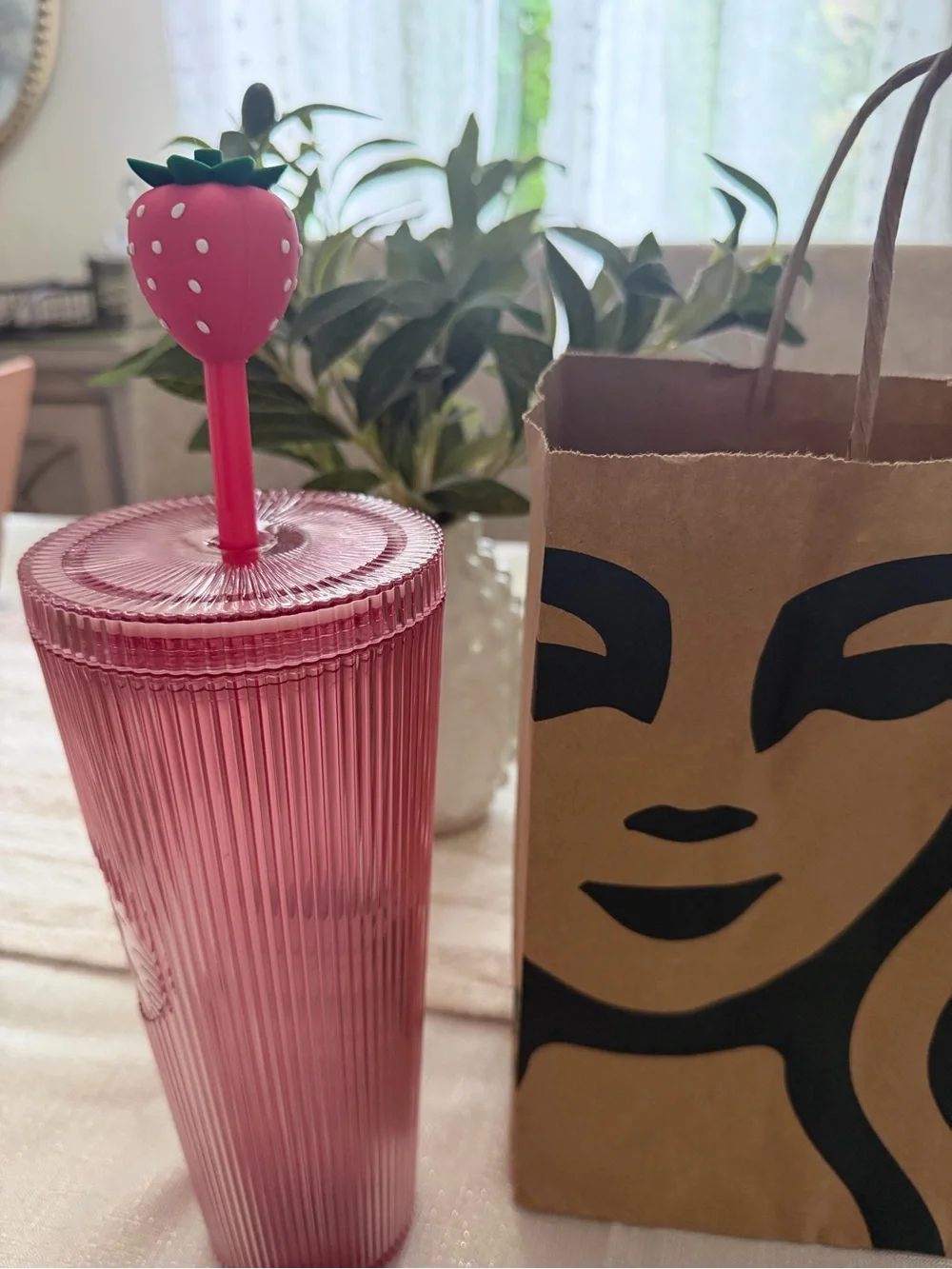 NWT Starbucks Pink Collection Strawberry Top Tumbler with Straw LIMITED EDITION